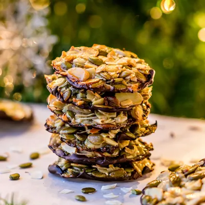 Recipe 'Crunchy Almond Seed Chocolate Cookies'