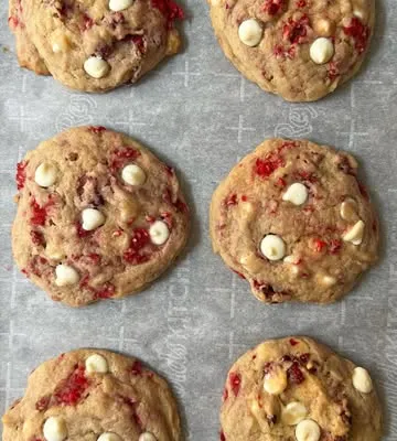 Recipe 'RASPBERRY + WHITE CHOCOLATE CHIP COOKIES'